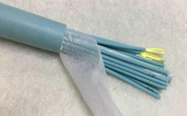 阿勒泰地区欧孚光缆厂家：室内光缆和室外光缆的区别